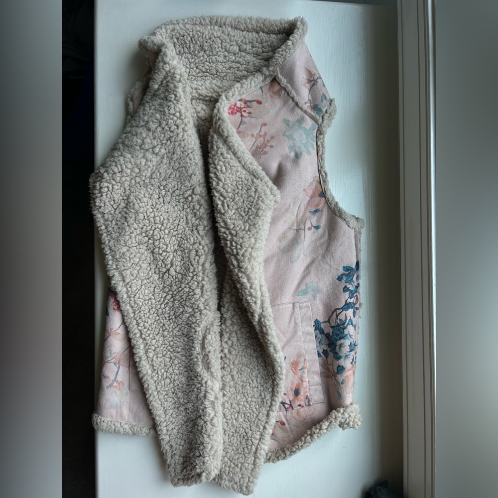 BB Dakota Pink Floral Faux-Sherpa Reversible Vest